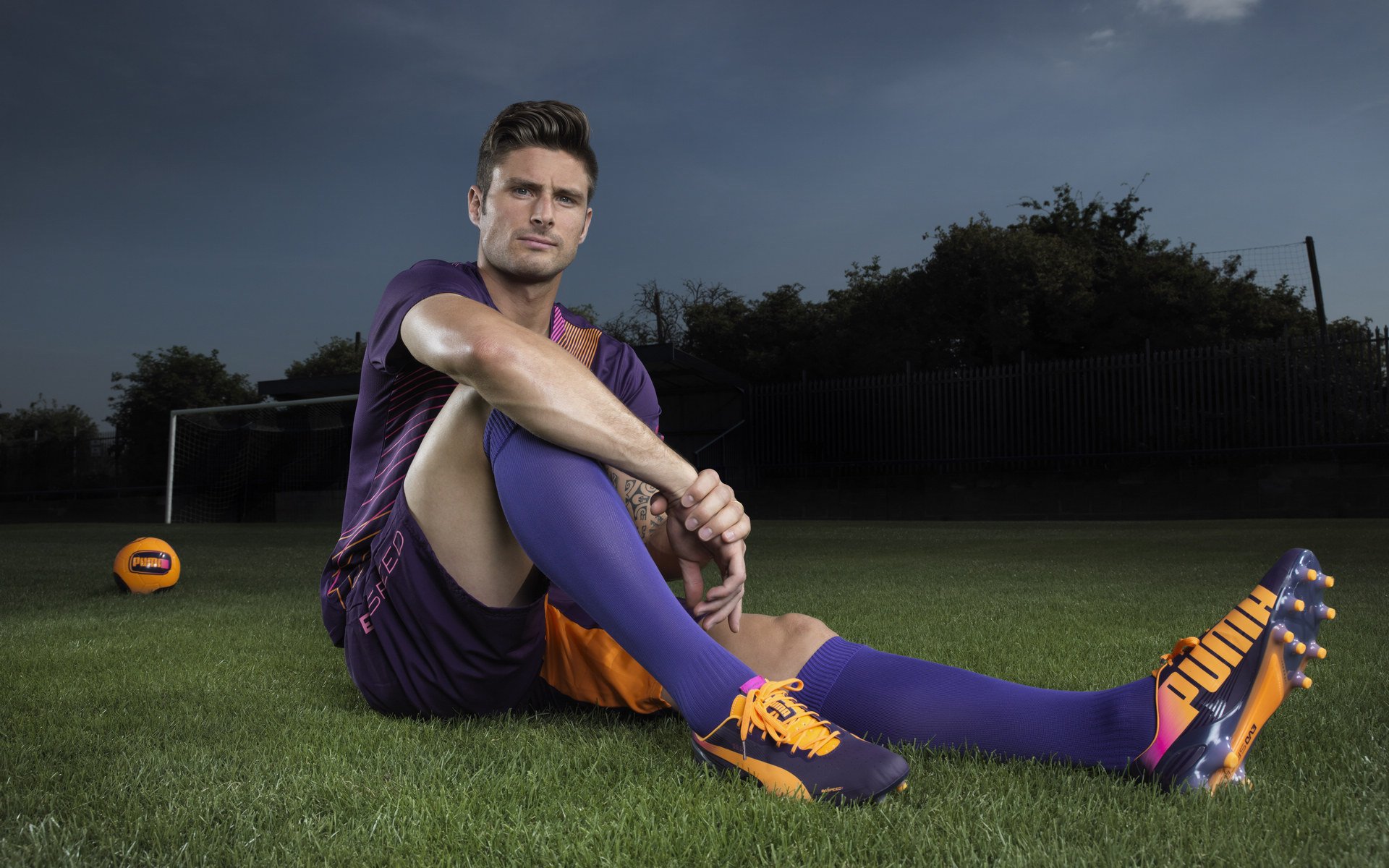 【胜负关键】赛场上的进攻策略与防守艺术对决，进攻策略和防守策略