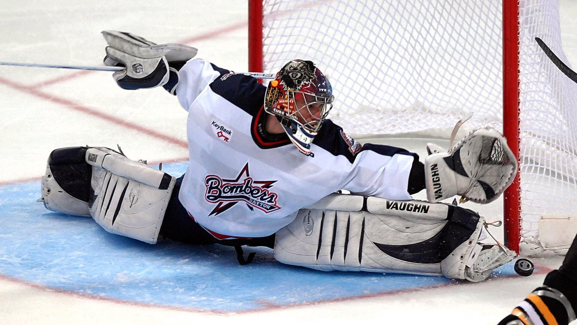 美国马术协会授予凯尔·库克“年度最佳障碍赛骑手”称号。，凯尔库兹马视频